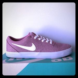 BRAND NEW Nike SB Check Solar Canvas Premium!!!